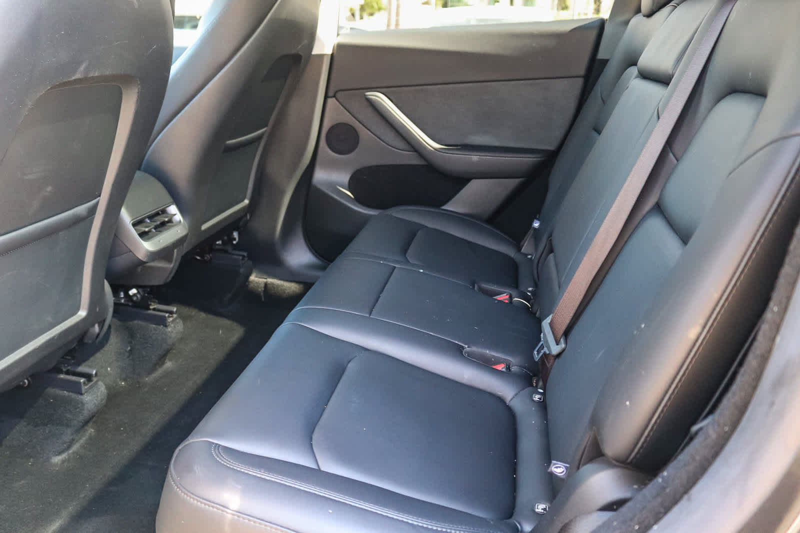 Used 2025 Tesla Model Y Long Range RWD image 16