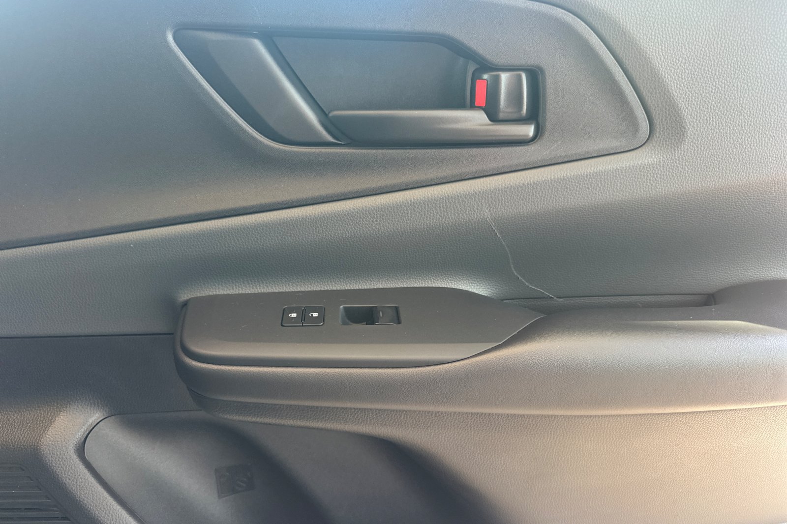 Used 2025 Toyota Prius LE FWD image 19