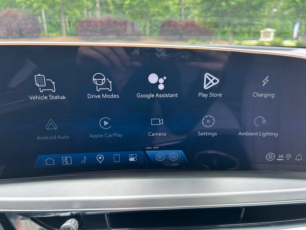 Used 2025 Cadillac Lyriq Sport RWD image 30