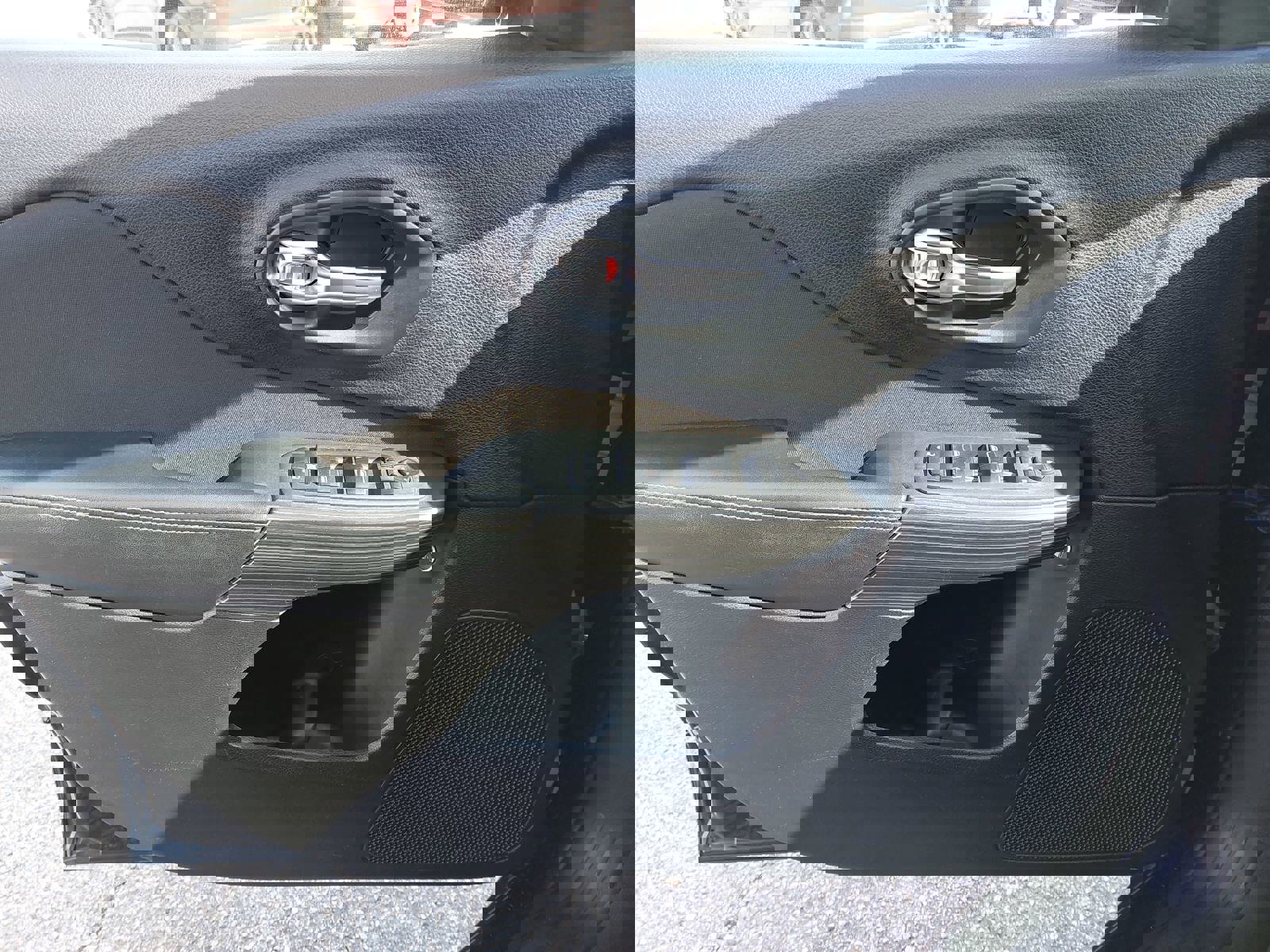 Used 2016 Jeep Cherokee Sport image 27