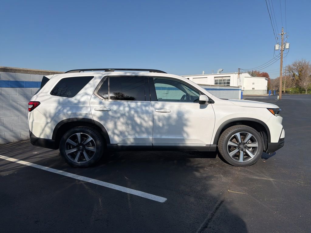 Certified 2023 Honda Pilot Elite image 6