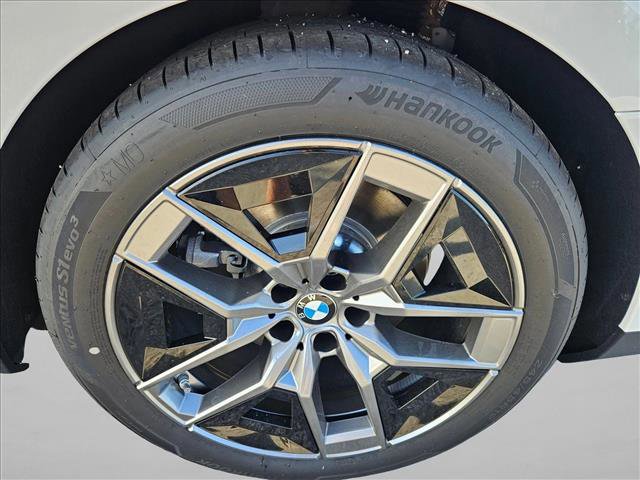 Used 2026 BMW i5 eDrive40 w/ Convenience Package image 9