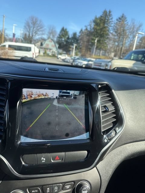 Used 2019 Jeep Cherokee Limited AWD/4WD image 34