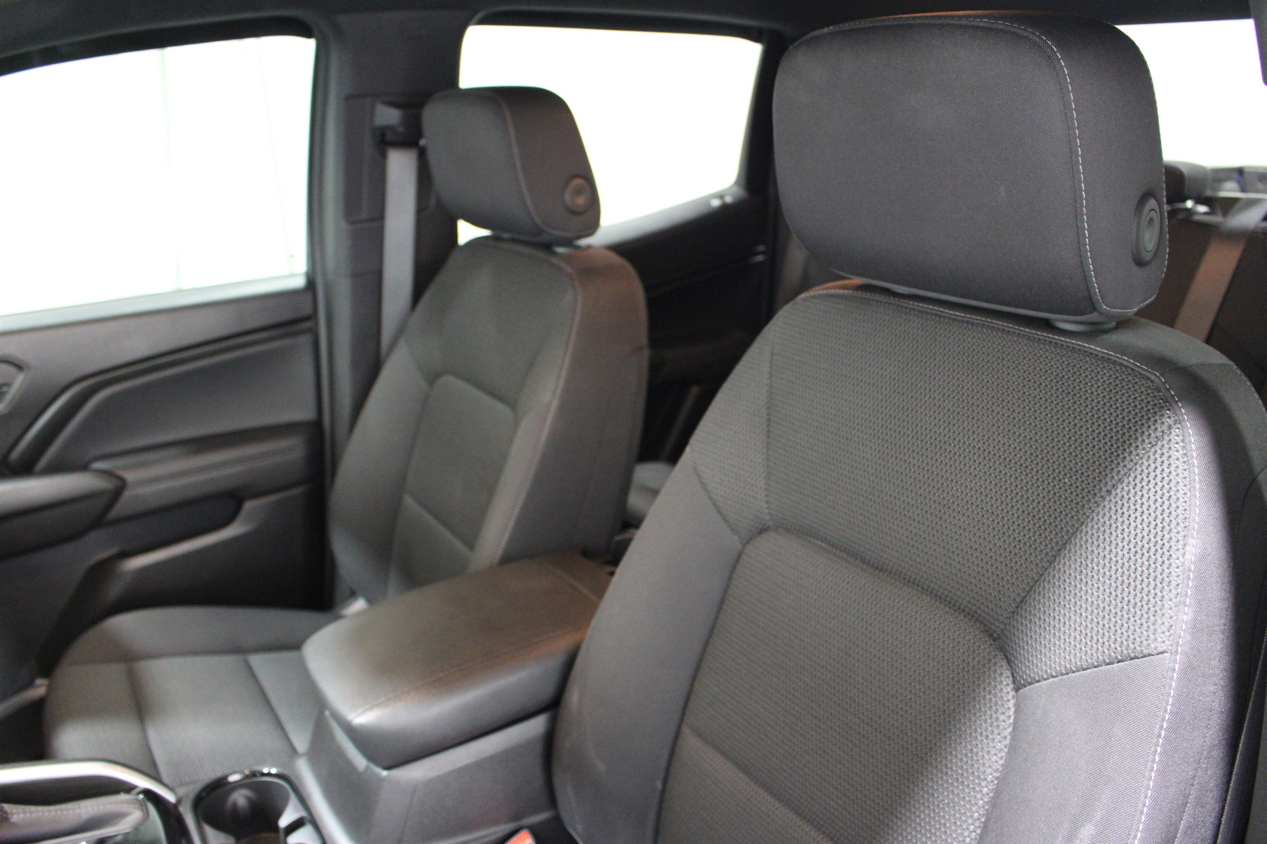 Used 2023 Chevrolet Colorado LT w/ LT Convenience Package II RWD image 4