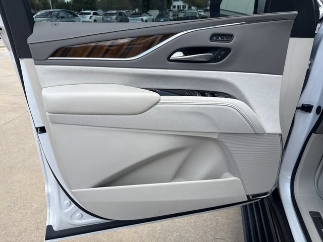 Certified 2024 Cadillac Escalade Premium Luxury Platinum AWD/4WD image 10
