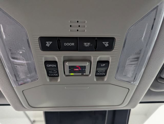 Used 2021 Toyota RAV4 XLE Premium image 28