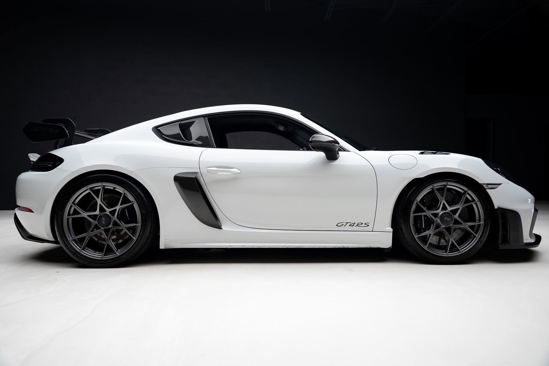 Used 2023 Porsche 718 Cayman GT4 RS w/ Weissach Package RWD image 40