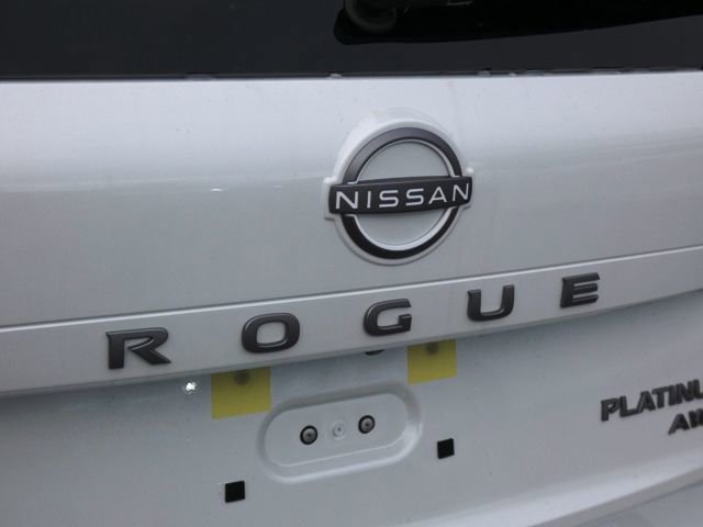 New 2026 Nissan Rogue Platinum w/ Tech Package AWD/4WD image 10