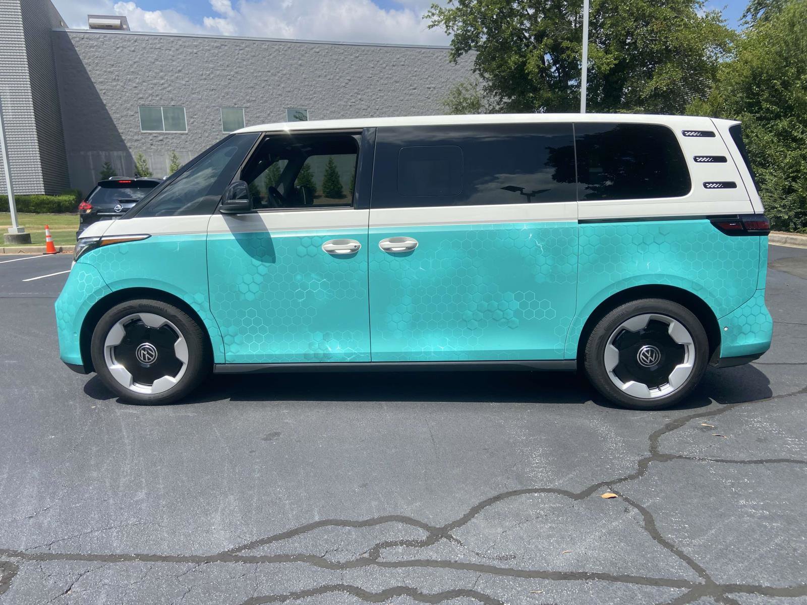 New 2025 Volkswagen ID. Buzz Pro S RWD image 6