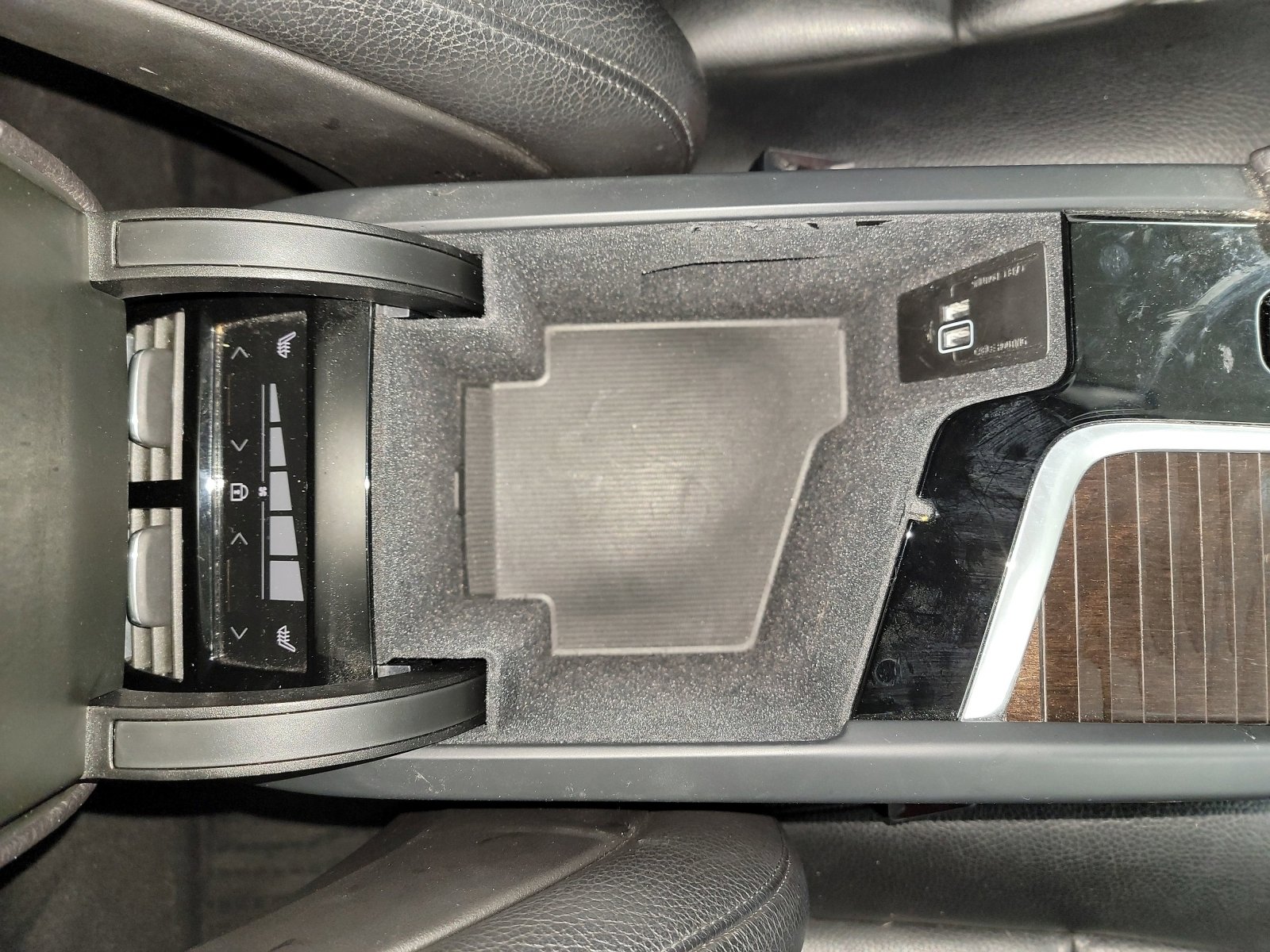 Used 2019 Volvo XC90 T6 Momentum w/ Advanced Package image 29