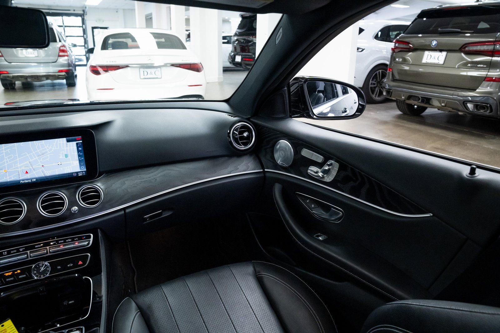 Used 2017 Mercedes-Benz E 400 E 400 image 11