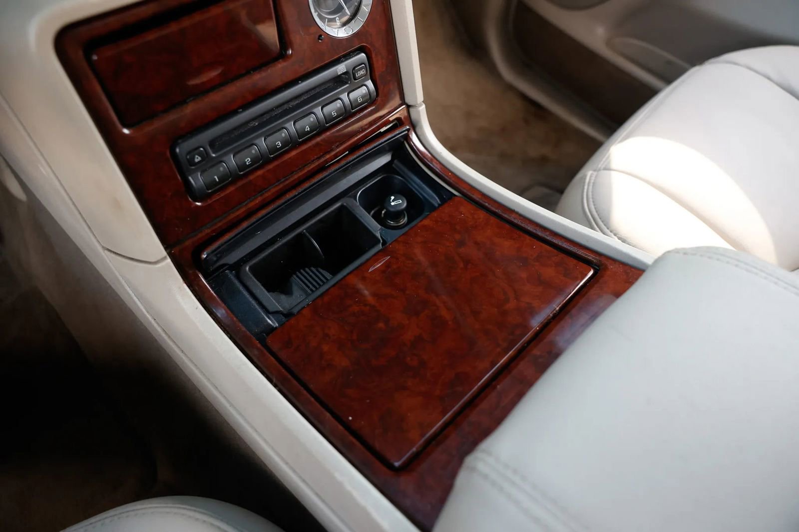 Used 2005 Cadillac Escalade EXT image 37