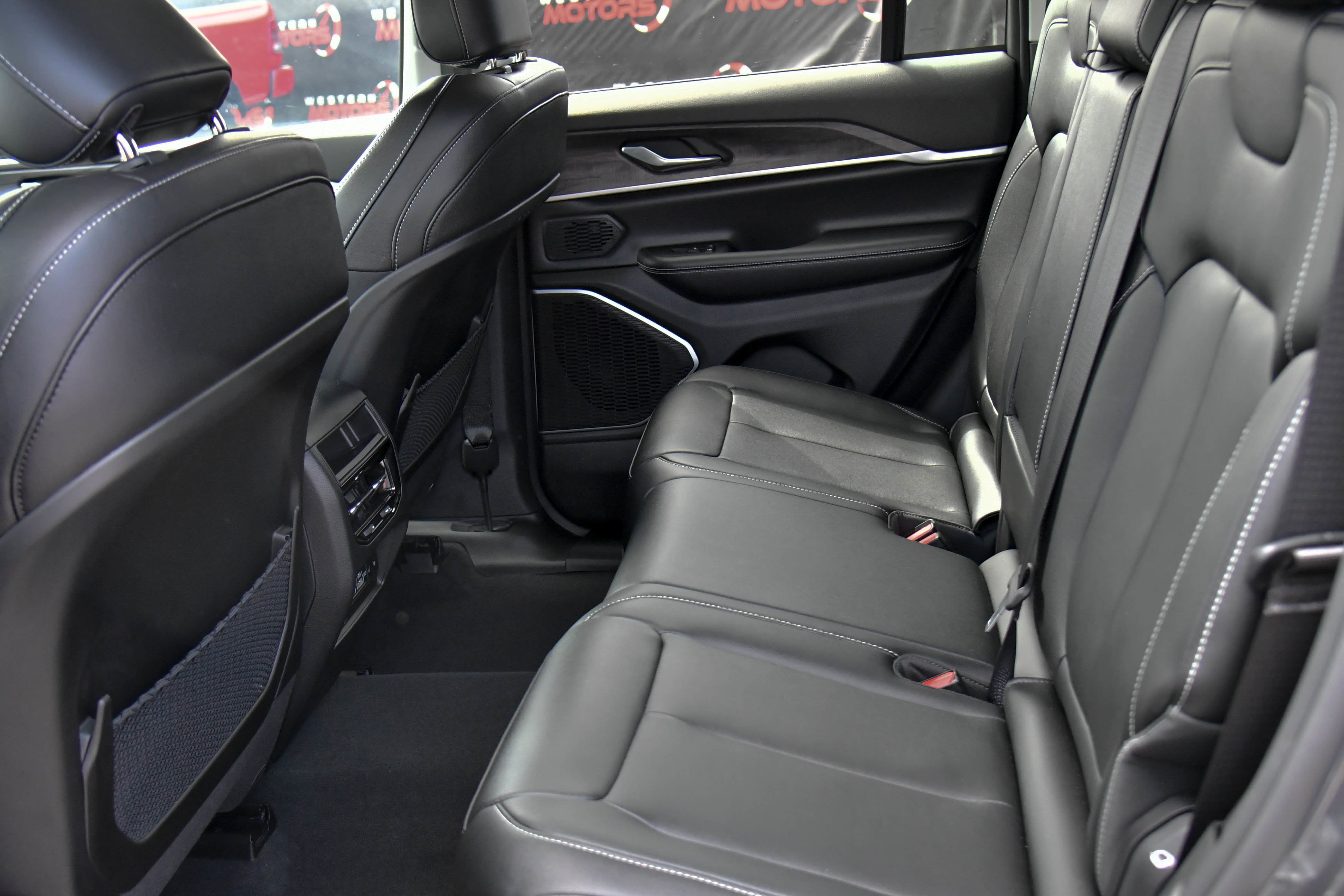 Used 2023 Jeep Grand Cherokee 4WD 4xe image 42