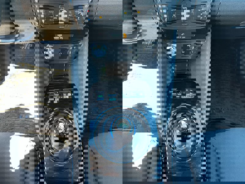 Used 2018 Nissan Leaf SV image 20