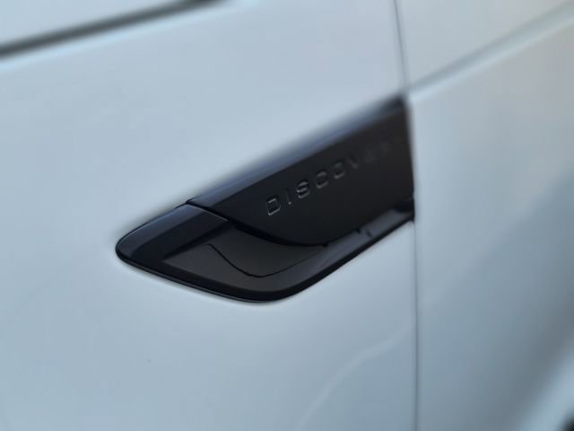 Used 2025 Land Rover Discovery Dynamic SE AWD/4WD image 41