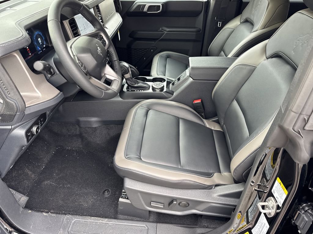 New 2025 Ford Bronco Outer Banks w/ Sasquatch Package image 9