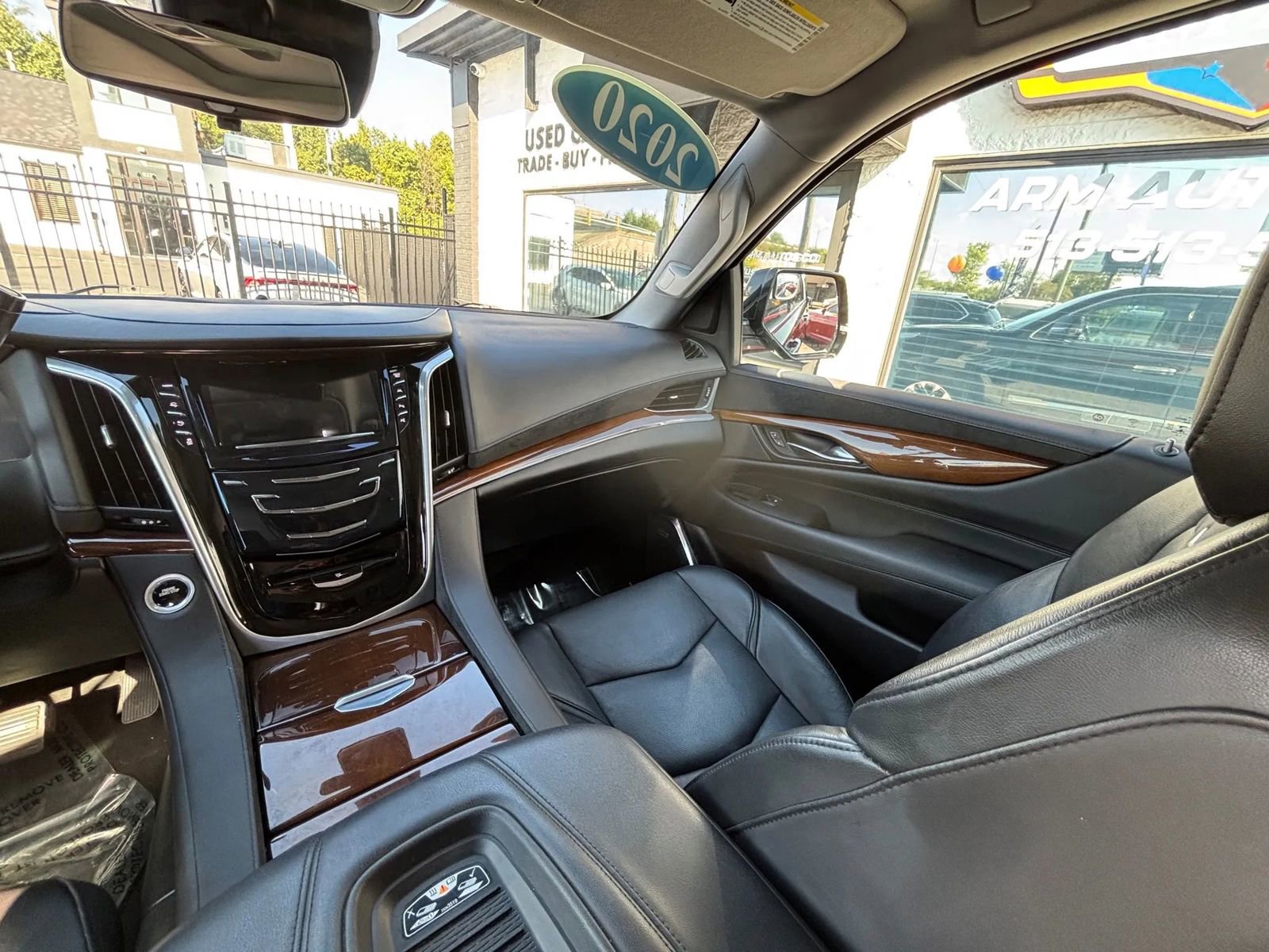 Used 2020 Cadillac Escalade Premium Luxury image 36