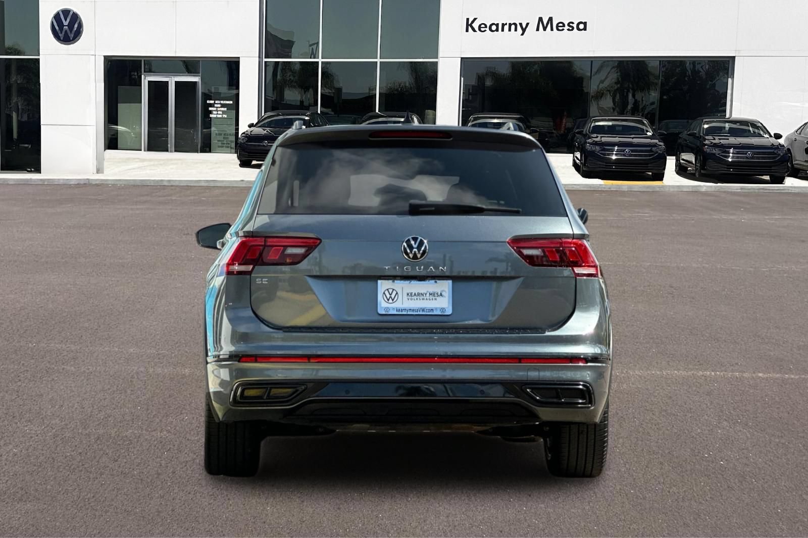 Used 2023 Volkswagen Tiguan SE R-Line FWD image 5