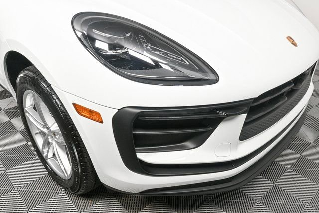 Used 2025 Porsche Macan image 37