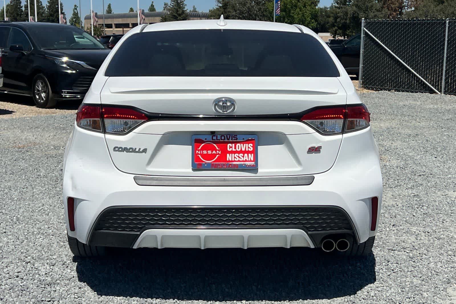 Used 2020 Toyota Corolla SE w/ SE Premium Package FWD image 8