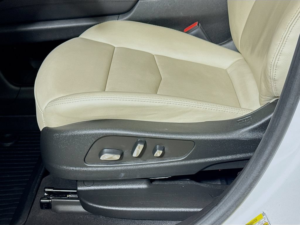 Certified 2023 Cadillac XT5 Sportv AWD/4WD image 18