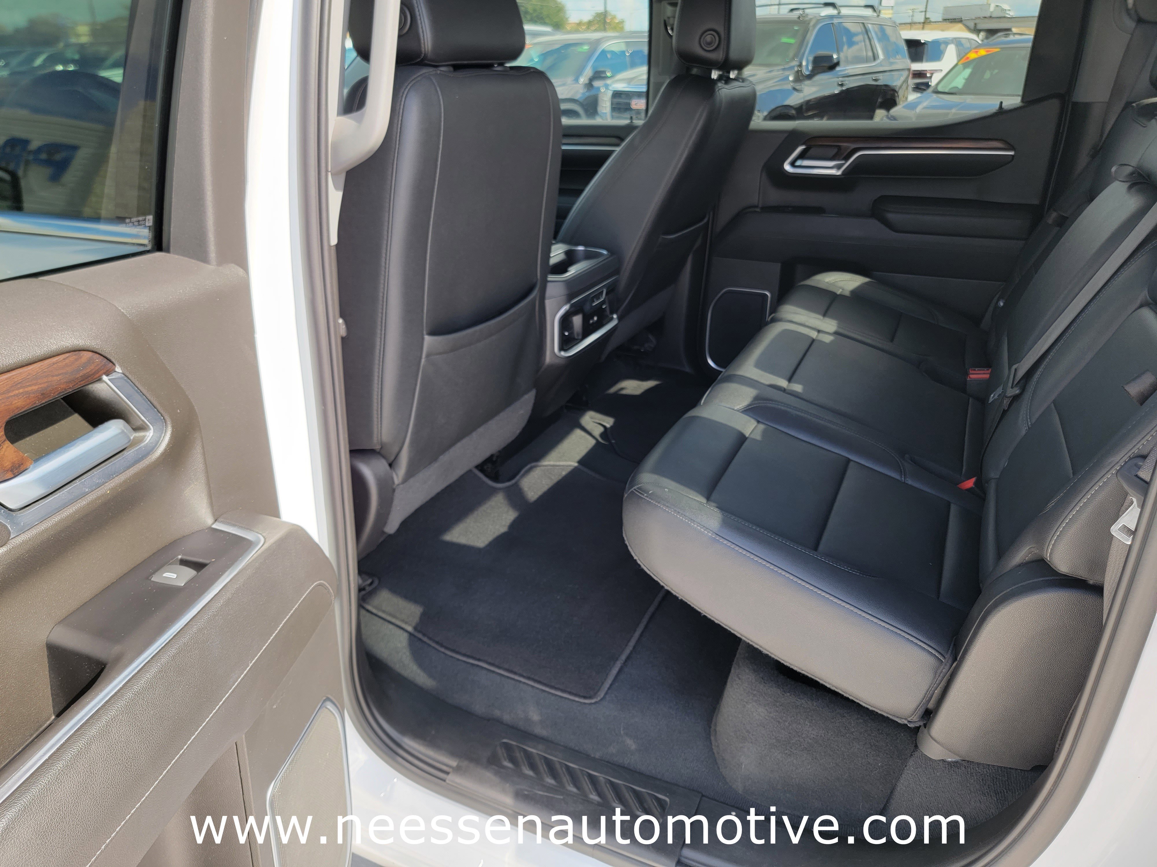 Used 2022 GMC Sierra 1500 SLT w/ SLT Convenience Package image 16