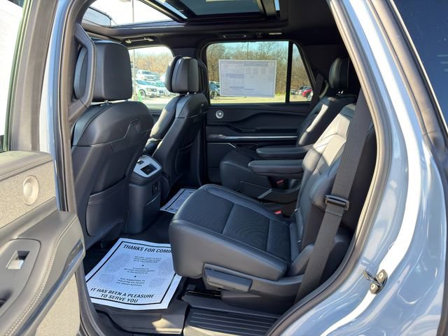 Used 2025 Lincoln Navigator Reserve w/ Jet Appearance Package image 22
