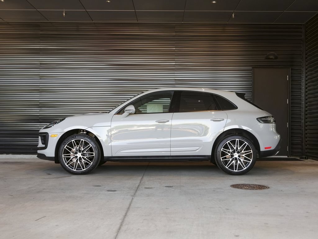 New 2025 Porsche Macan AWD/4WD image 2