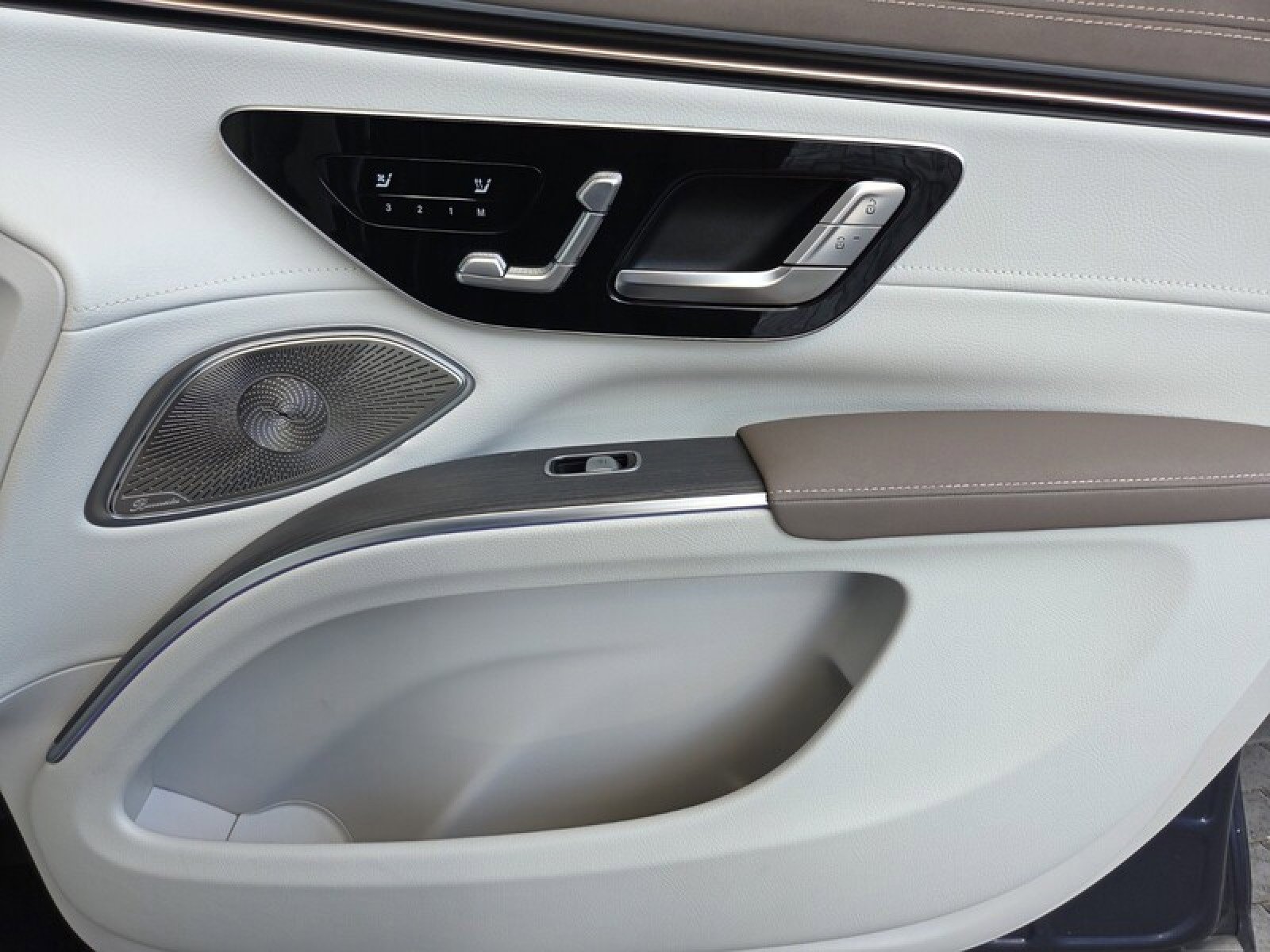 Certified 2023 Mercedes-Benz EQS 580 4MATIC SUV image 22