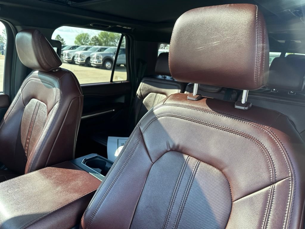 Used 2022 Ford Expedition Max Limited AWD/4WD image 17