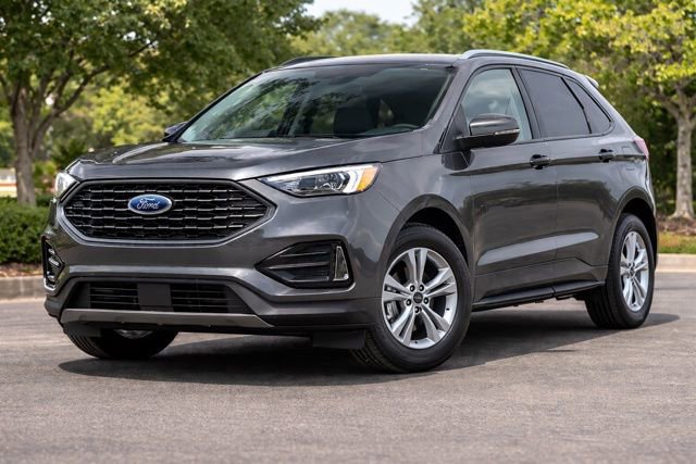 Used 2024 Ford Edge SEL w/ Convenience Package image 2