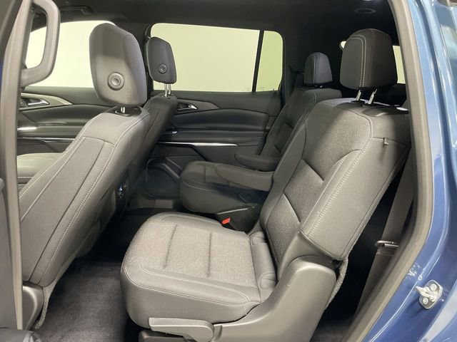 Used 2025 Chevrolet Traverse LT image 23