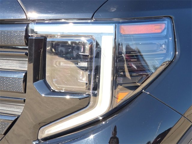 Used 2024 GMC Sierra 1500 Elevation w/ Elevation Premium Package image 4