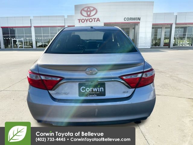 Used 2017 Toyota Camry SE w/ Moonroof Package image 7