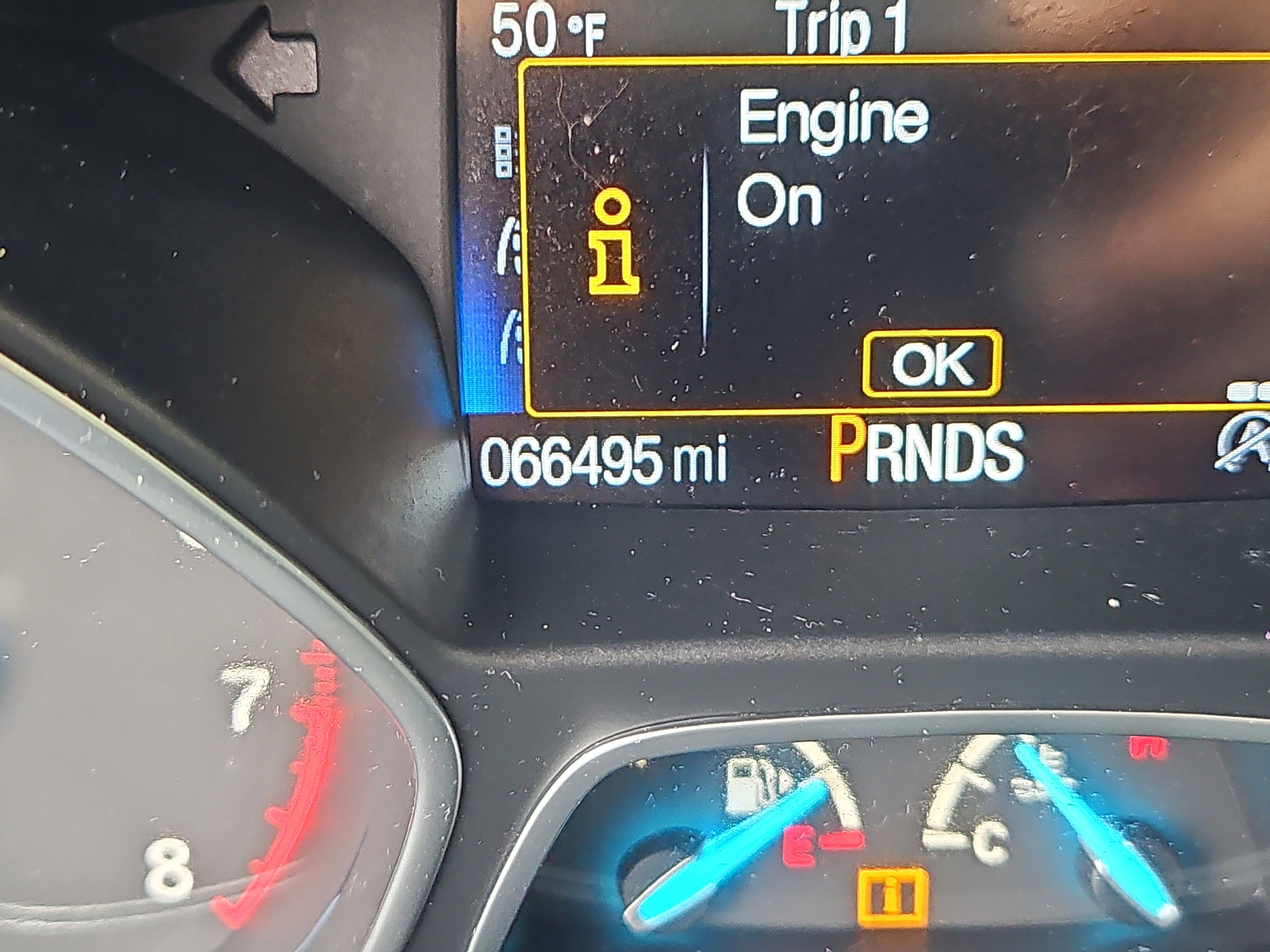 Used 2017 Ford Escape SE w/ SE Cold Weather Package AWD/4WD image 6