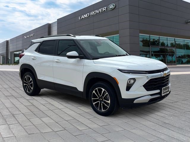 Used 2025 Chevrolet TrailBlazer LT AWD/4WD image 7