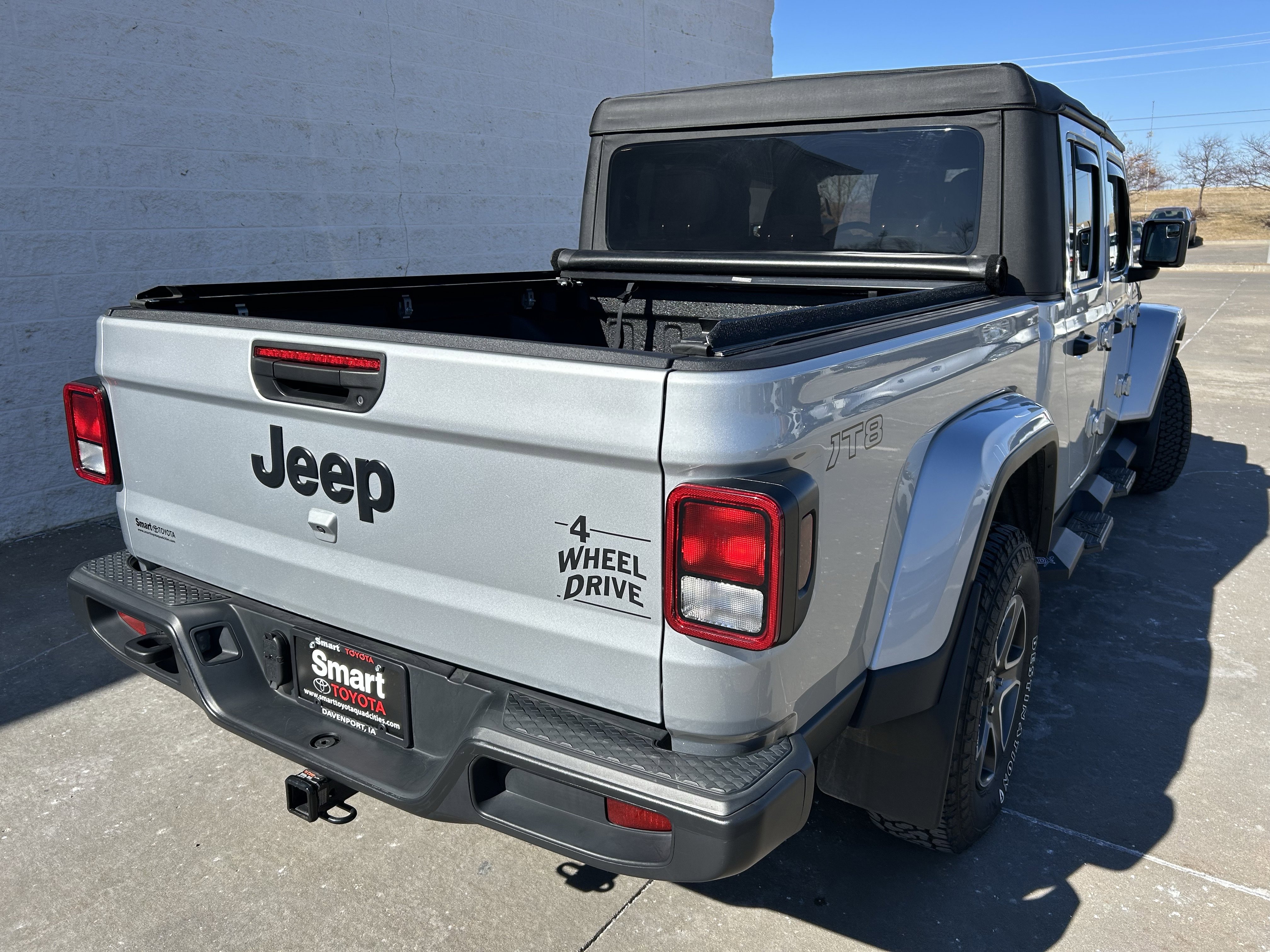 Used 2022 Jeep Gladiator Sport image 6