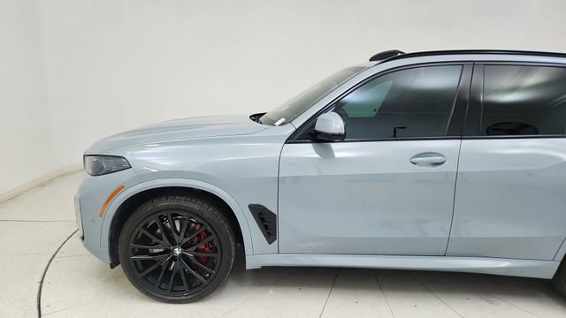 Used 2025 BMW X5 xDrive40i w/ M Sport Package image 4