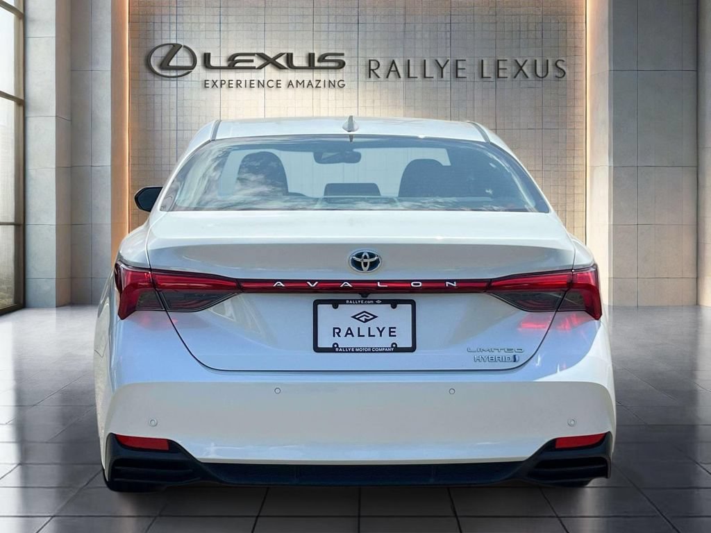 Used 2022 Toyota Avalon Limited w/ Advanced Safety Package FWD image 7