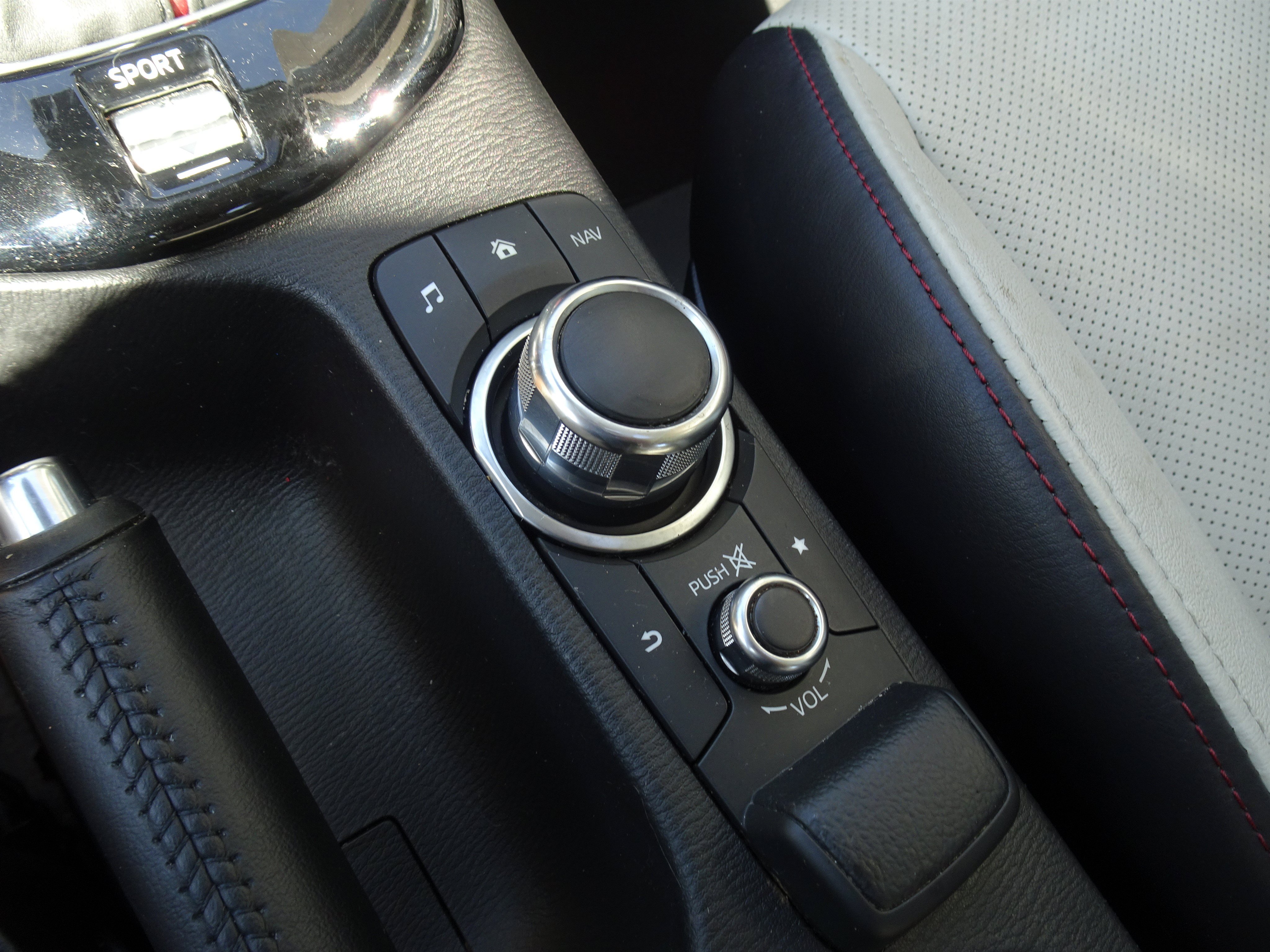 Used 2018 MAZDA CX-3 Grand Touring AWD/4WD image 16