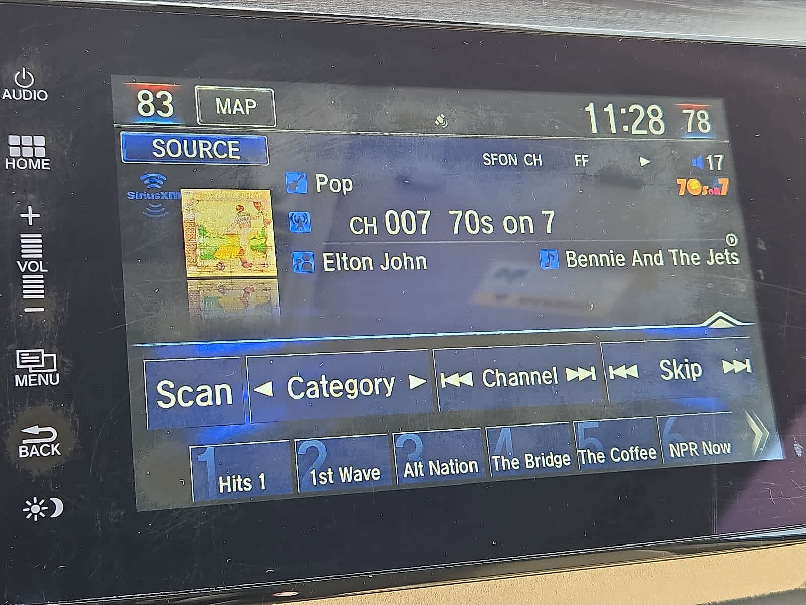 Certified 2018 Honda Clarity Touring image 18