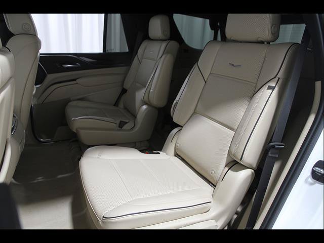 Used 2021 Cadillac Escalade Premium Luxury AWD/4WD image 22