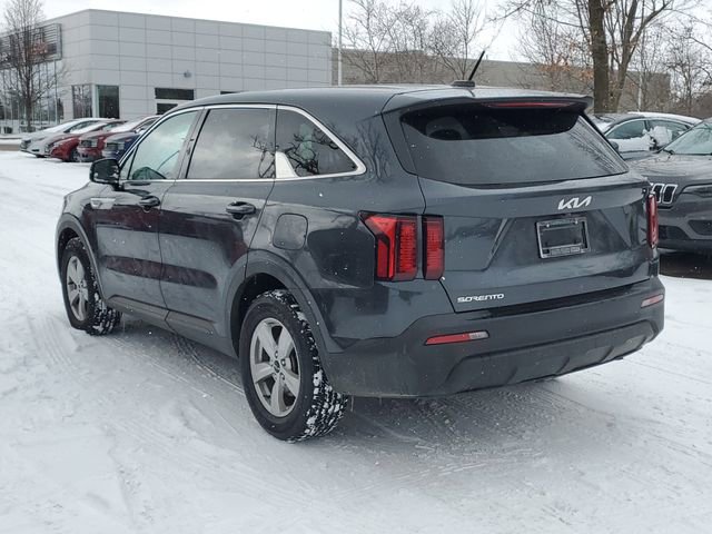 Used 2023 Kia Sorento LX image 3