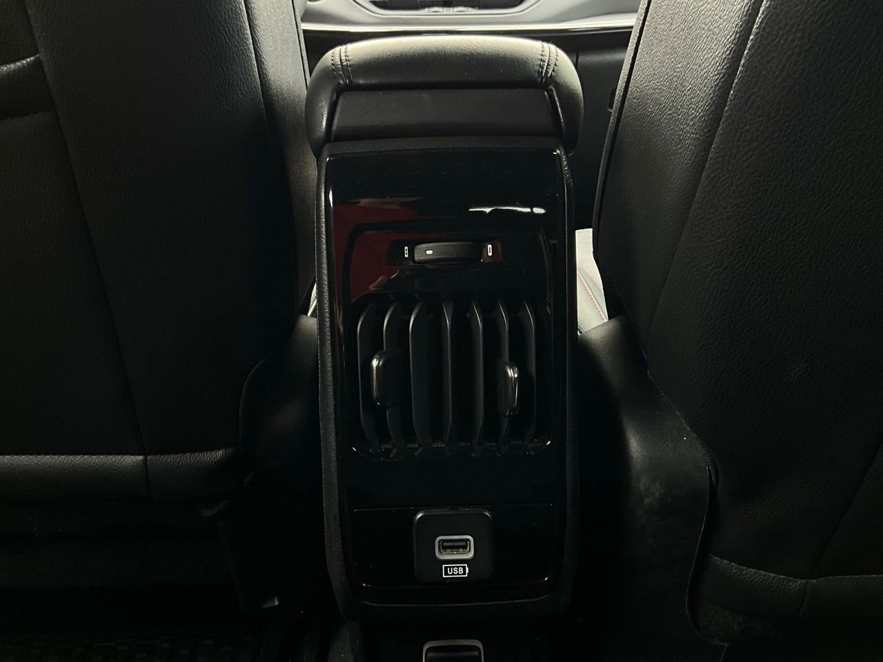 Used 2025 Jeep Compass Trailhawk AWD/4WD image 12