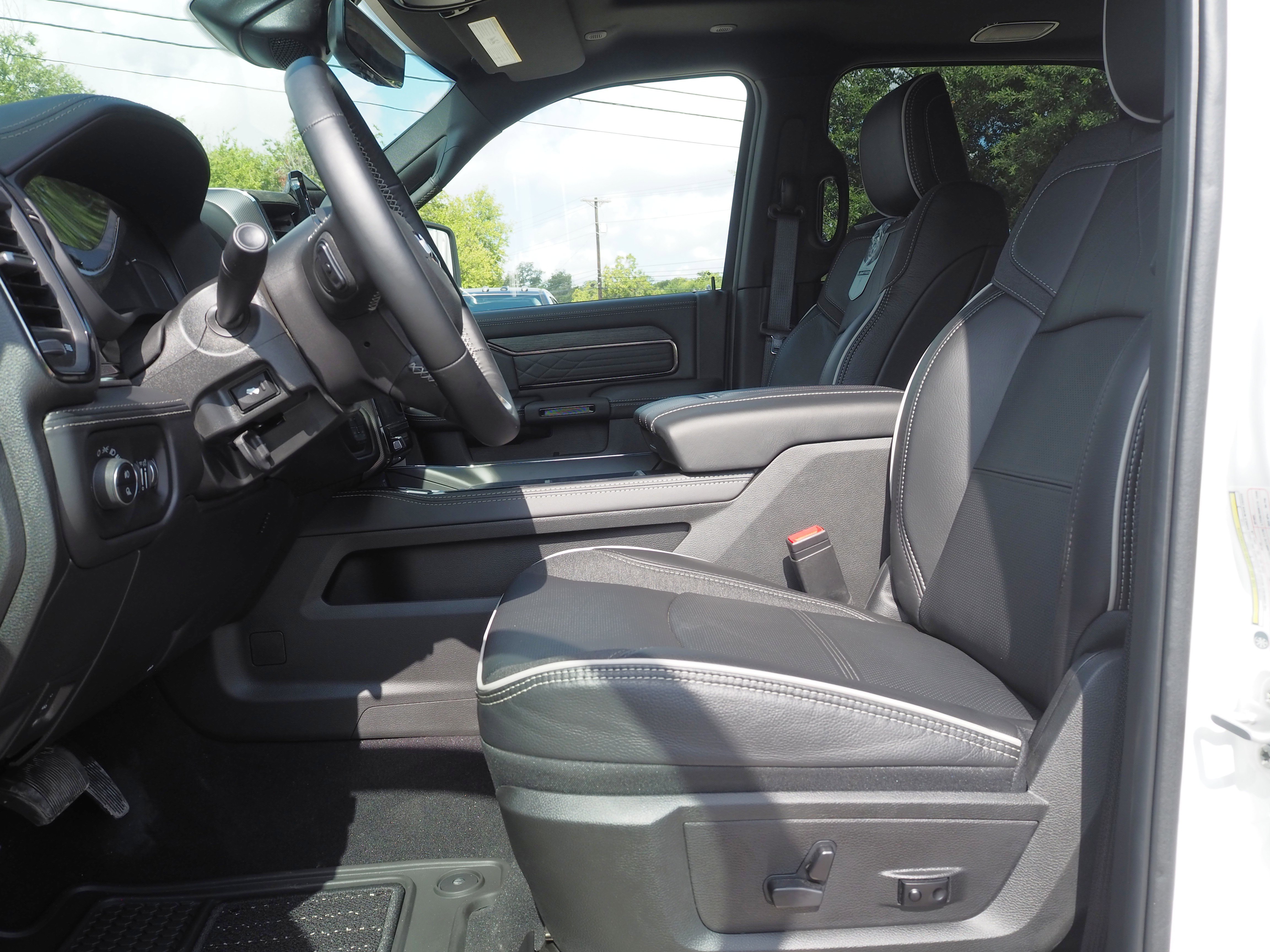 New 2025 RAM 3500 Limited image 12