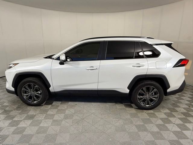 Used 2023 Toyota RAV4 XLE Premium image 3
