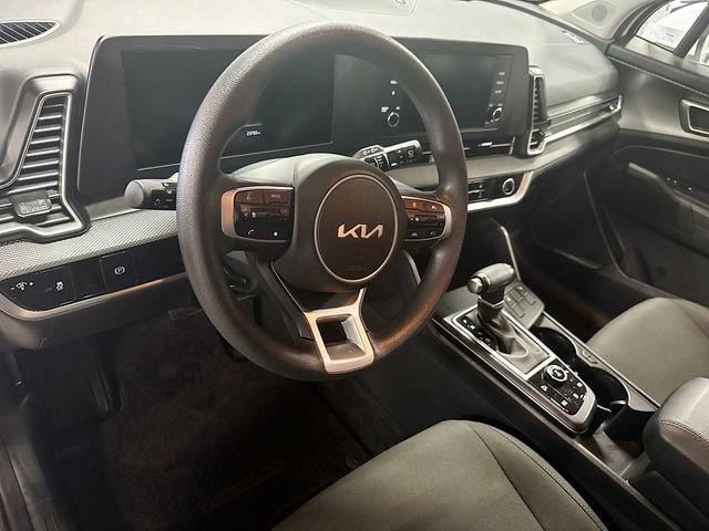 Used 2024 Kia Sportage LX AWD/4WD image 9