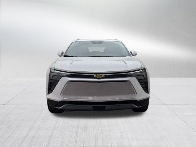 Used 2024 Chevrolet Blazer EV LT AWD/4WD image 2