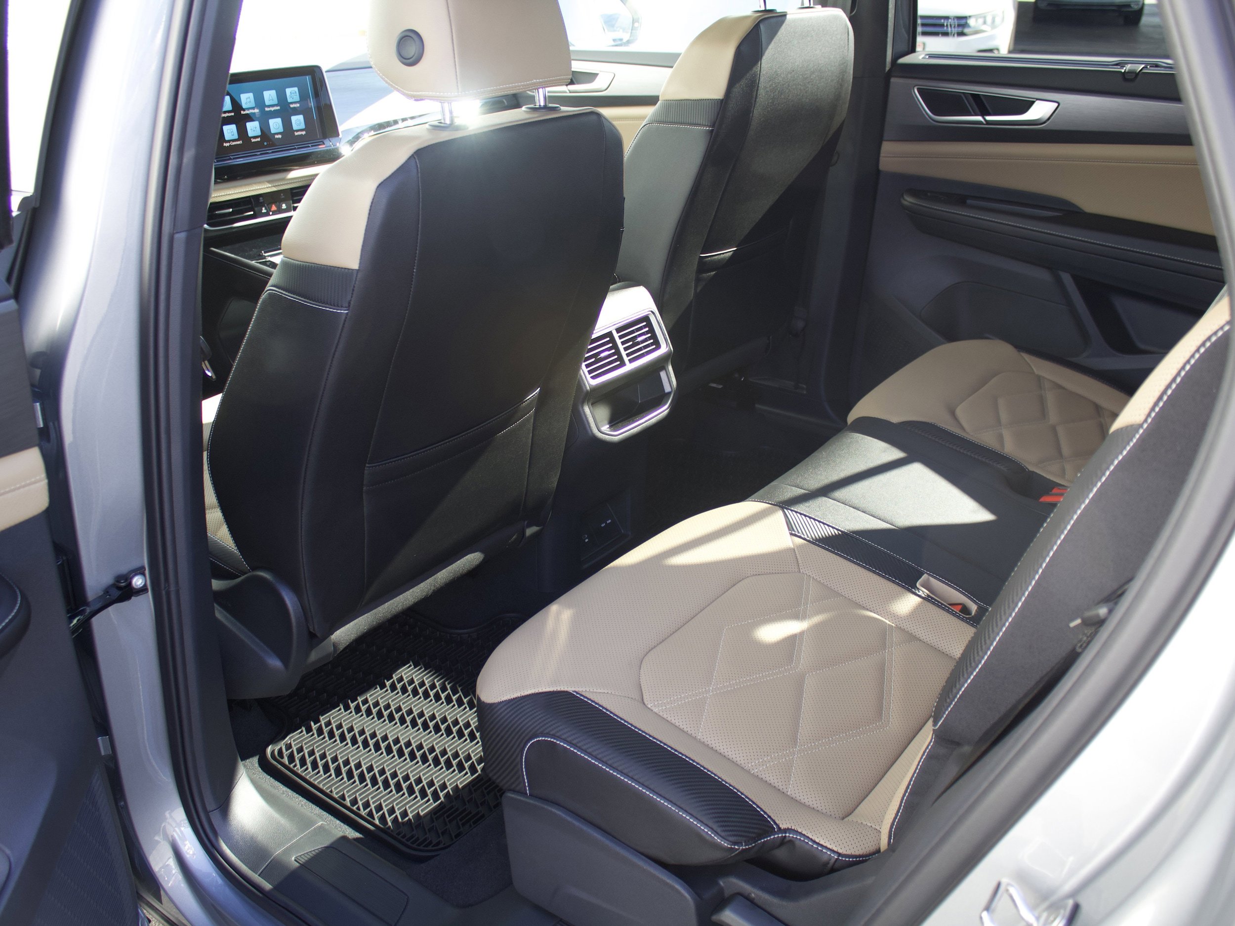 New 2026 Volkswagen Atlas Cross Sport SE AWD/4WD image 25