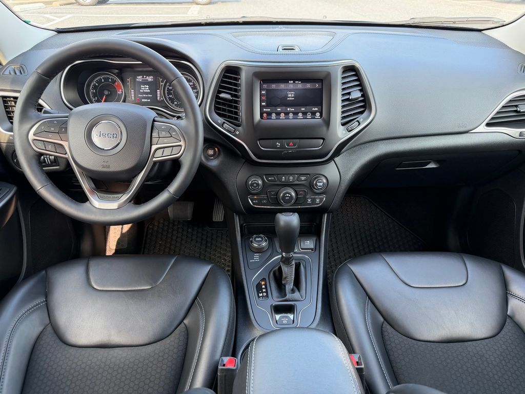 Used 2020 Jeep Cherokee Latitude Plus w/ Cold Weather Group AWD/4WD image 2